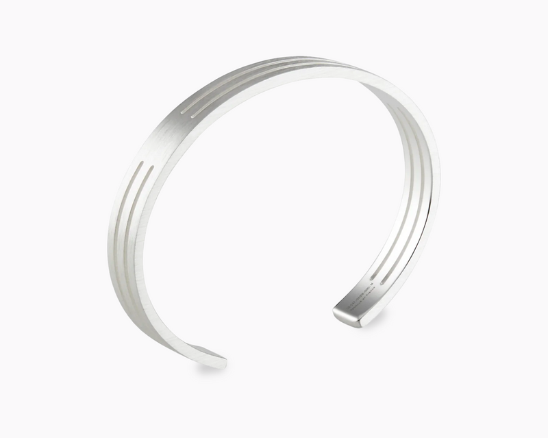 perforated ribbon bracelet le 19g