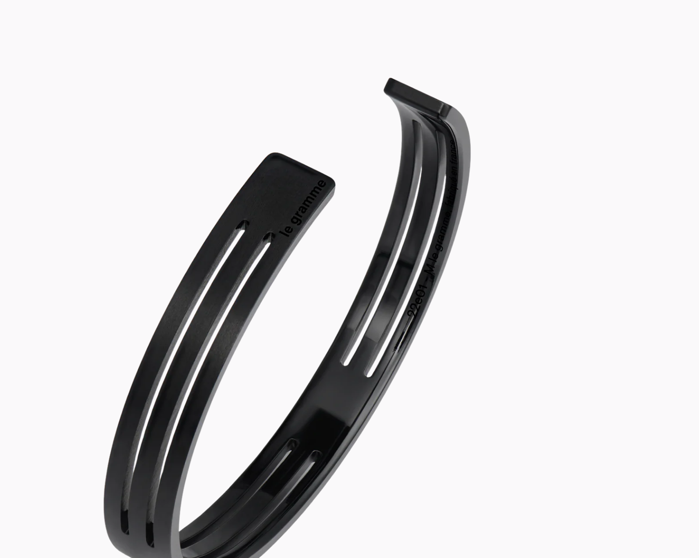 bracelet ruban perforé le 8g